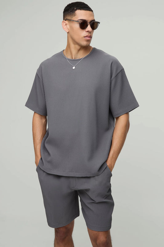 Oversized Pleated T-Shirt & Relaxed Fit Mid-Length Short Set